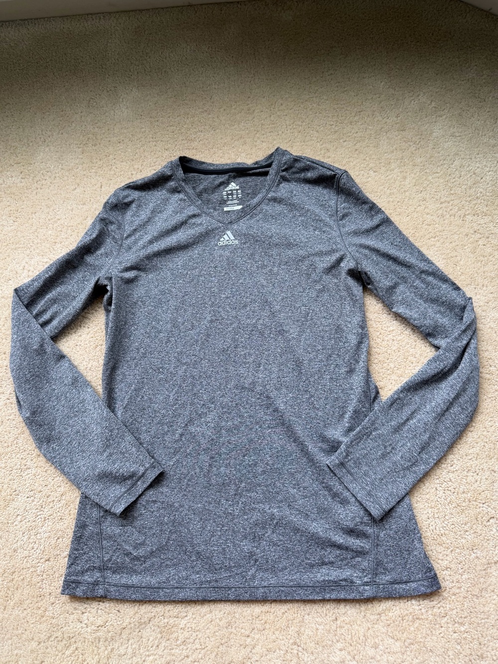 Adidas Women’s Gray Long Sleeve V Neck Athletic T Shirt - Size L - EUC